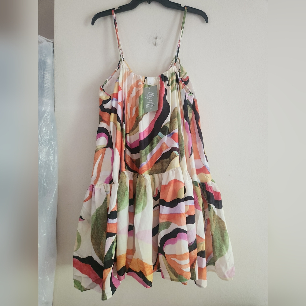 STORE CLOSING .H&M floral A-line Mini Dress multicolored BNWT - Picture 2 of 10